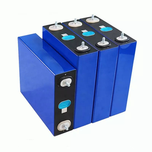 EV hücreleri 3.2V 100Ah prizmatik pil 6000 döngü 3.2V Lifepo4 lityum pil hücresi <span class=keywords><strong>100</strong></span> Ah