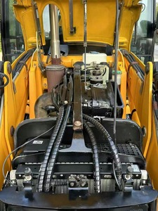 Retroexcavadora JCB 3CX original, alta calidad, buen rendimiento de trabajo, excavación y carga, máquina usada - Product Image 6