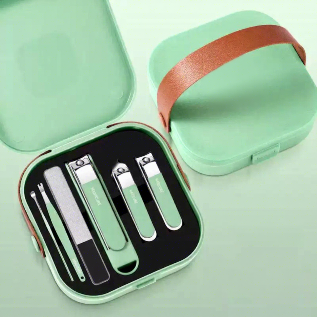 Set di sei tagliaunghie con scatola a tracolla verde Matcha