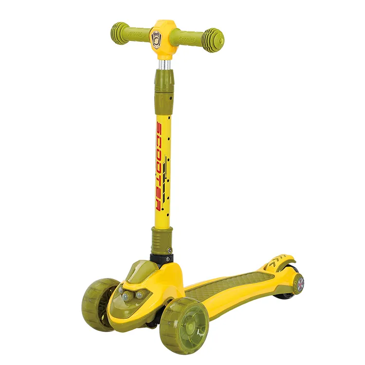 Vendita calda di alta qualità nuovo modello Cool prezzo economico 3 ruote Spray elettrico per bambini monopattino a pedale con luci a led per bambini