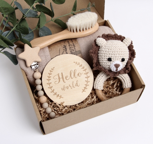 Ensemble de boîte de cadeau de douche de bébé de hochet de lion
