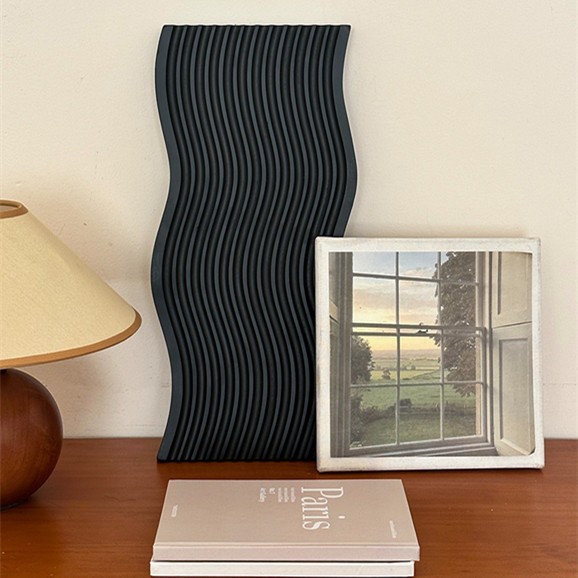 Black pine wood with wavy pattern, 39*18.5*2 mm