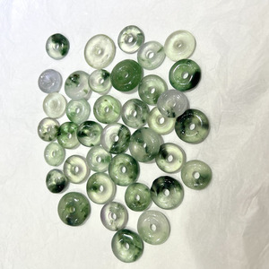 卸売<span class=keywords><strong>20mm</strong></span>高品質ミャンマー翡翠彫刻クリアドーナツペンダントストーンジュエリーペンダントDIYアクセサリー