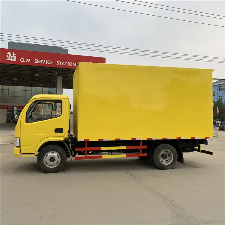 China Mini Box Van Truck 4-5T Dongfeng Small Van Trucks For Sale in Kuwait