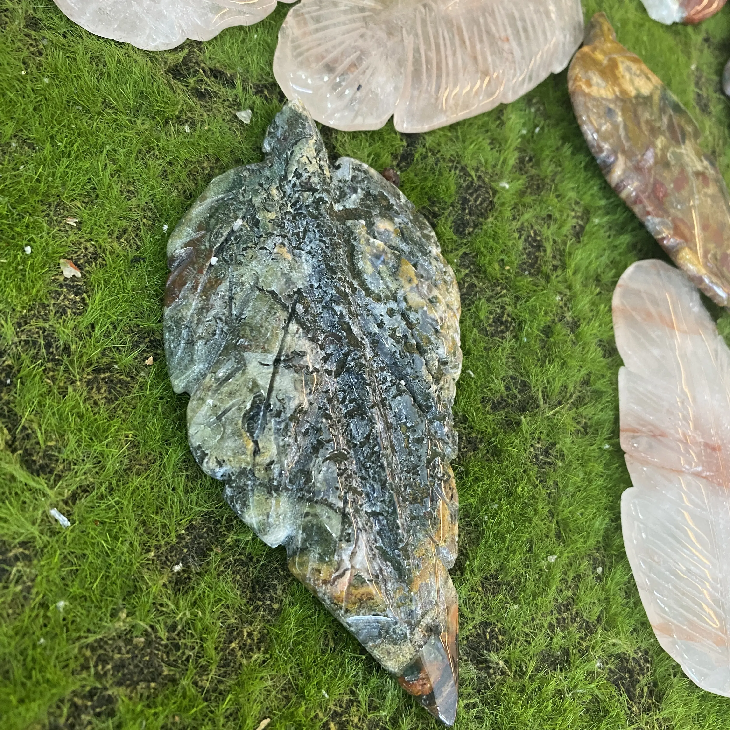 Jaspe océanique naturel sculpté à la main pierres de guérison en vrac cristal artisanat feu feuille de quartz pour la décoration