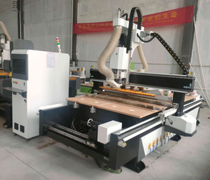 Marco de alta resistencia 2030 1325 Fabricación de muebles de gabinete de puerta de madera Máquina enrutadora CNC ATC de 4 ejes con eje de rotación