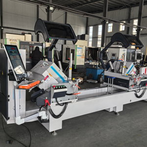 เลื่อยตัดสองหัว CNC จอใหญ่21นิ้วสำหรับทำโปรไฟล์หน้าต่างอลูมิเนียมสำหรับวัสดุพีวีซี upvc ติดตั้งมอเตอร์แกน PLC - Product Image 1