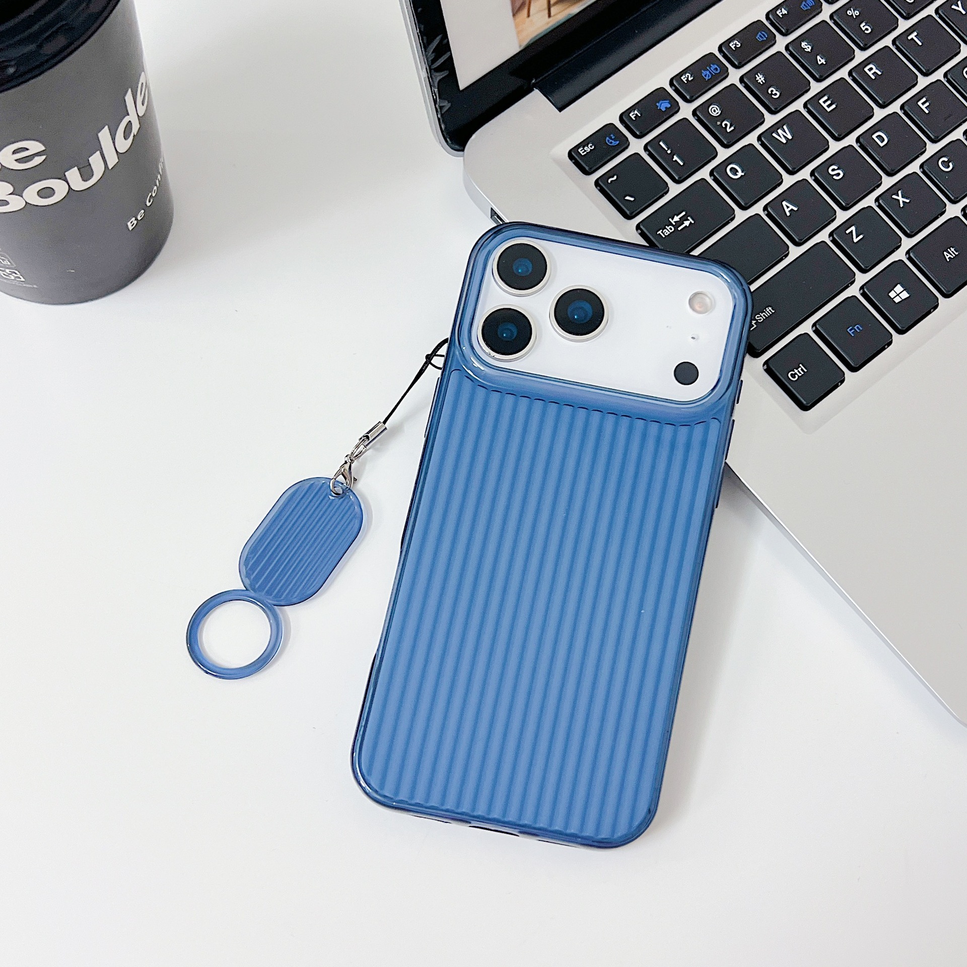 Bleu transparent