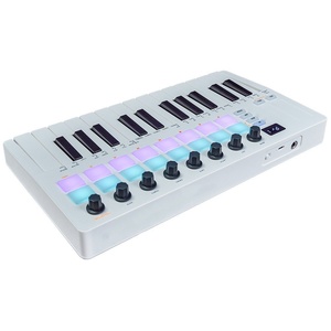 <strong>MIDI</strong> <strong>Keyboard</strong> <strong>Controller</strong> <strong>Keyboard</strong> 25 Keys Compose Compose RGB Percussion Pad