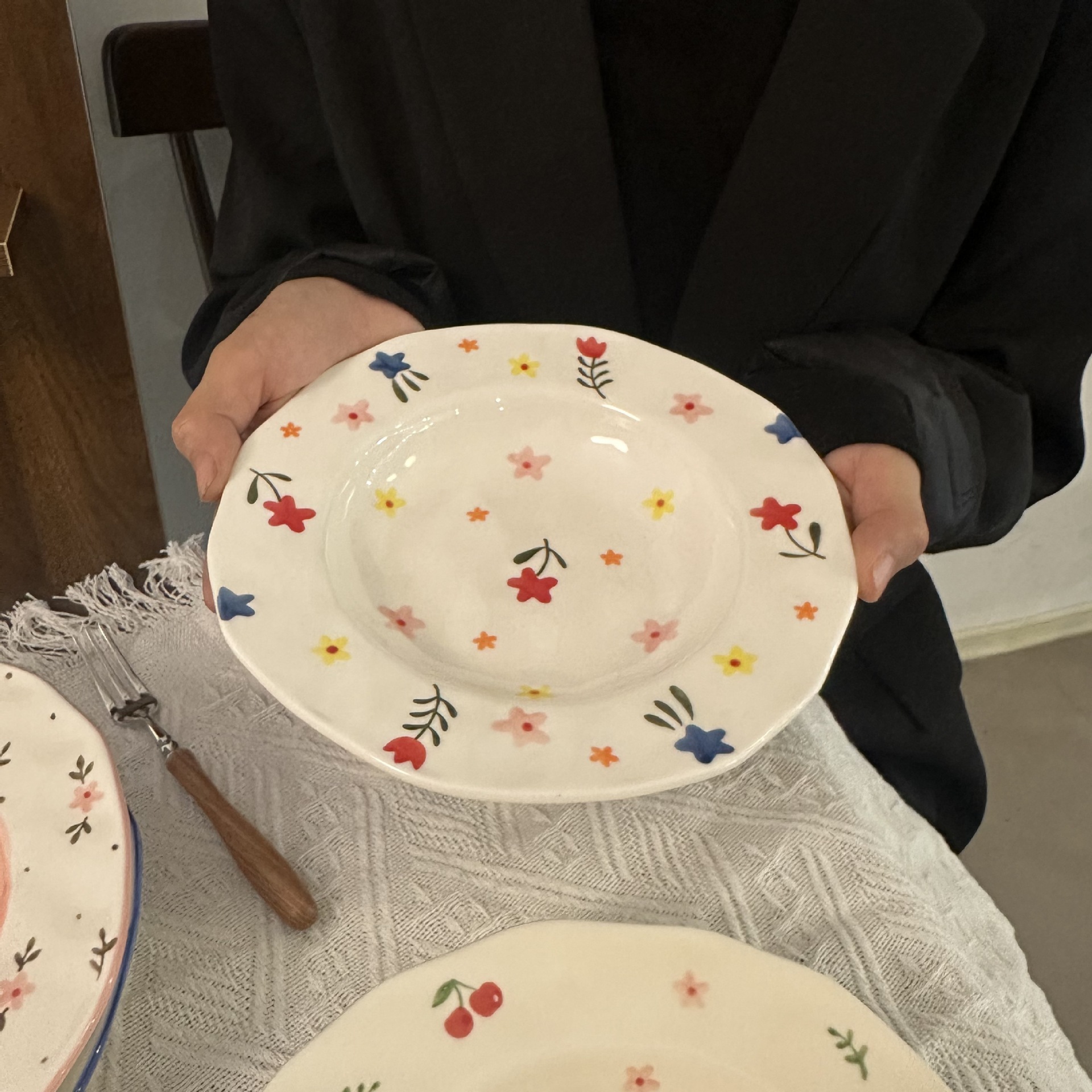 Plato hondo pellizco de mano-flor grande