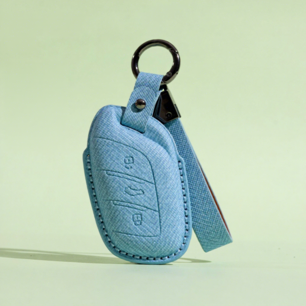 Bleu lac, un style avec bretelles.