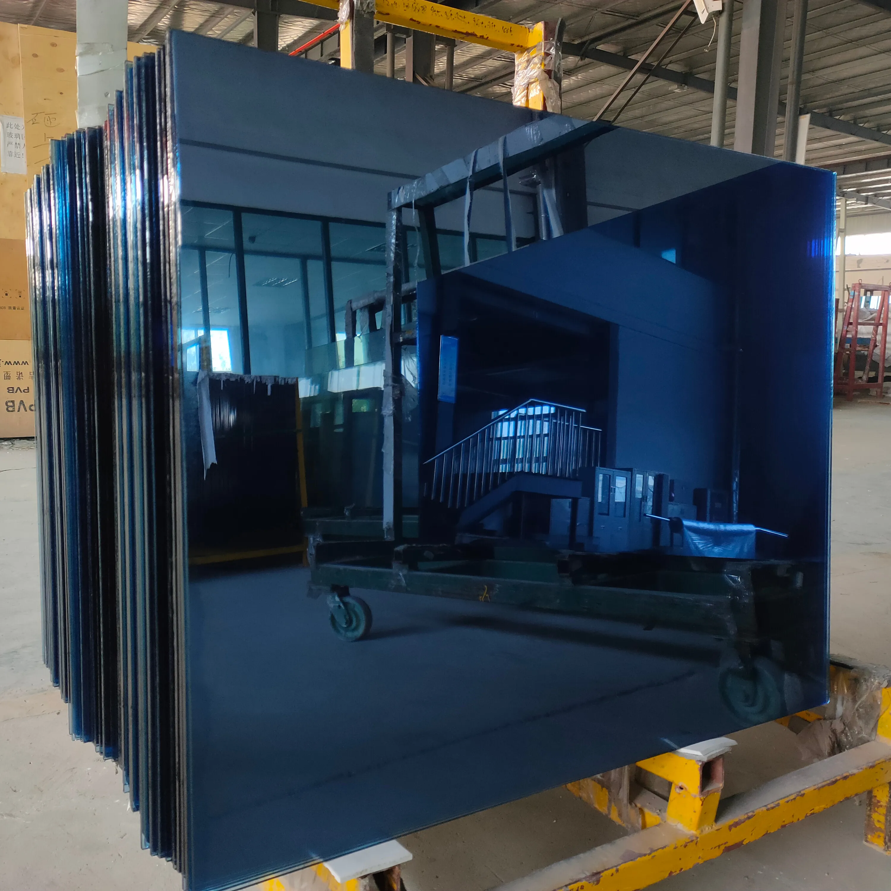 Construcción de China, vidrio recubierto reflectante azul oscuro, 4mm, 5mm, 5,5mm, 6mm, 8mm