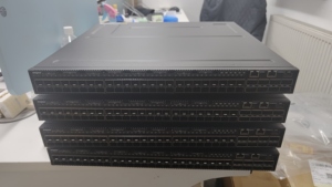 S6820-24XQ-E chuyển đổi sợi Doanh Nghiệp 24 cổng với PoE SNMP QoS chức năng kép 40/100g qsfp28 khe dự phòng - Product Image 3