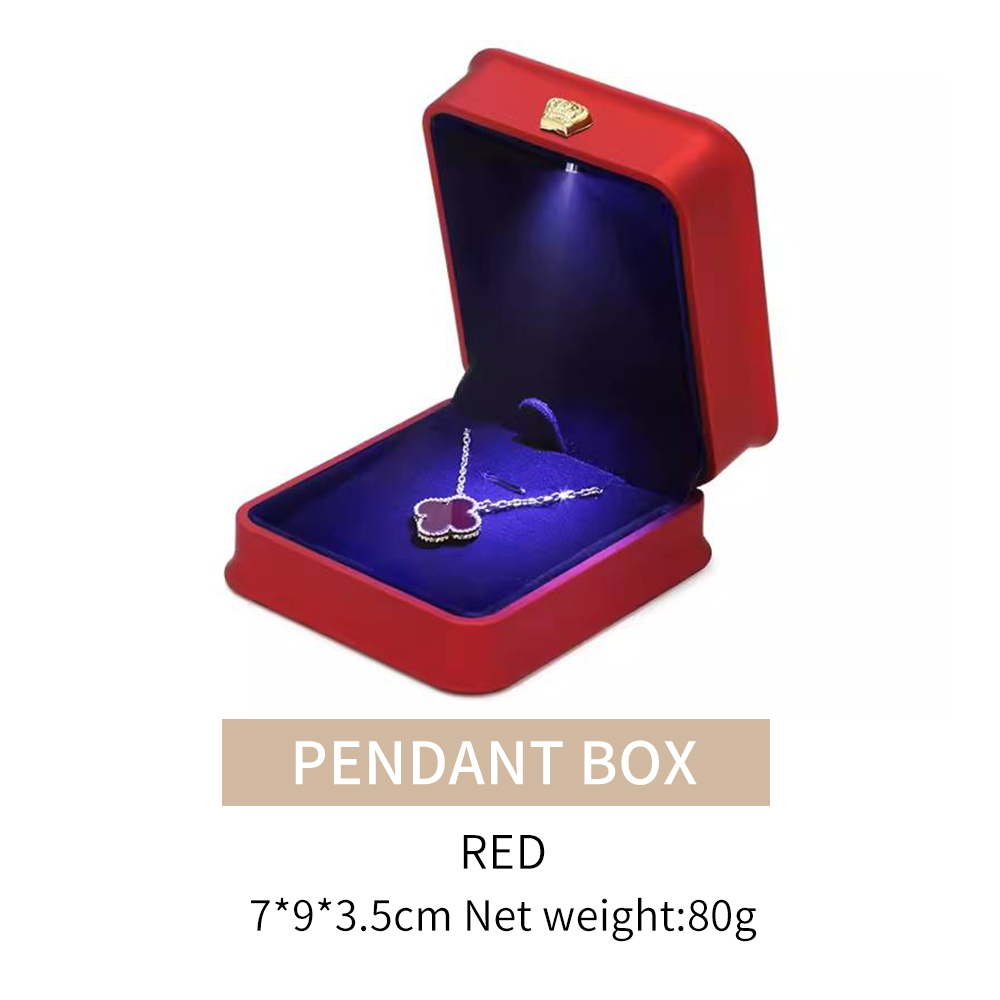 Boîte à pendentif rouge