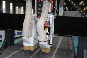 Enrutador CNC ATC para carpintería con perforación lateral y ranurado para producción de gabinetes y anidamiento de paneles
