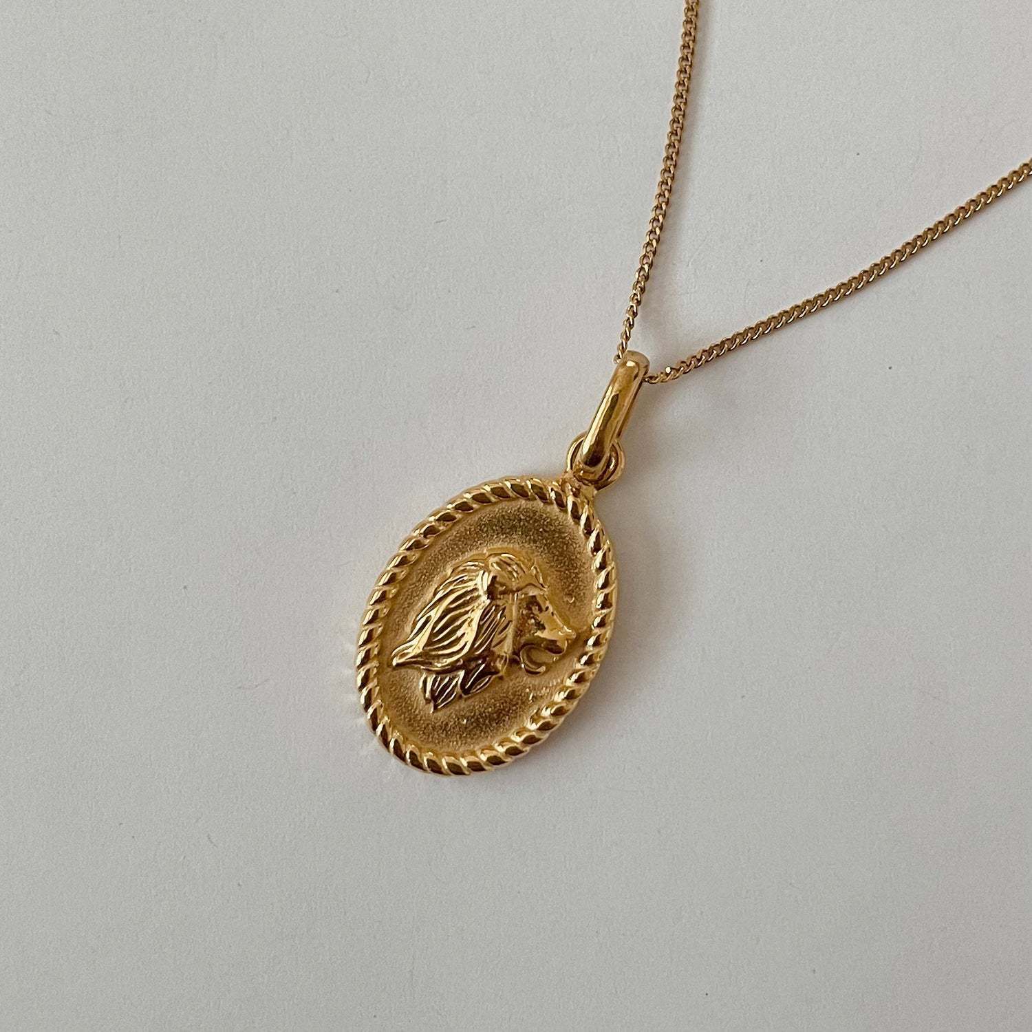 Leo dorado