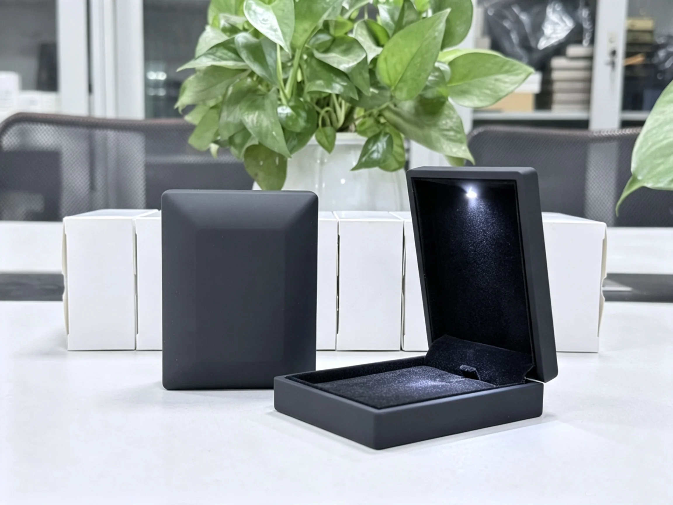 Black Pendant Necklace Box 70*90*35mm