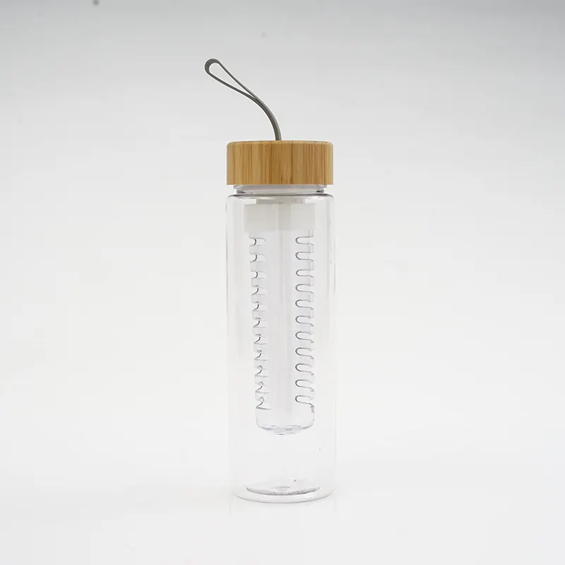 700ml BPA free Tritan Chất liệu nước uống nhựa trong suốt nước ép trái cây chai thể thao với trà Infuser và nắp tre