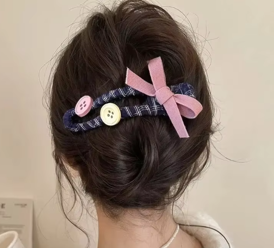 58 โบว์สีชมพูตัดกับกระดุม - 11 ซม.