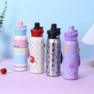 モダンな650ml二重壁ステンレス鋼断熱タンブラー高色価値飲酒カップ学生用断熱水ボトルふた