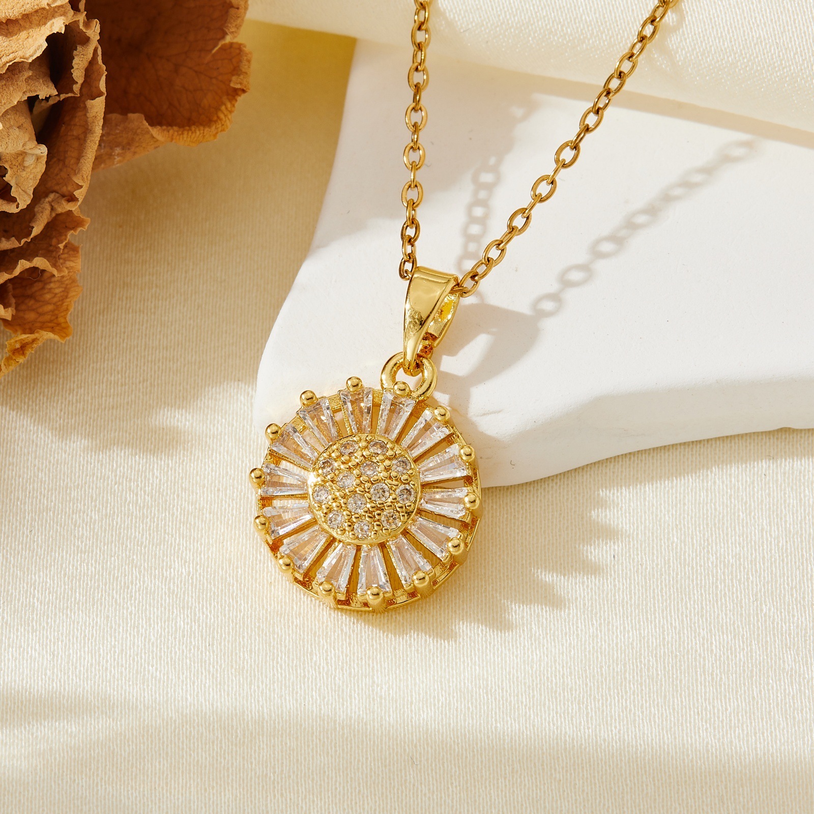 Gold sunflower full-diamond necklace t017