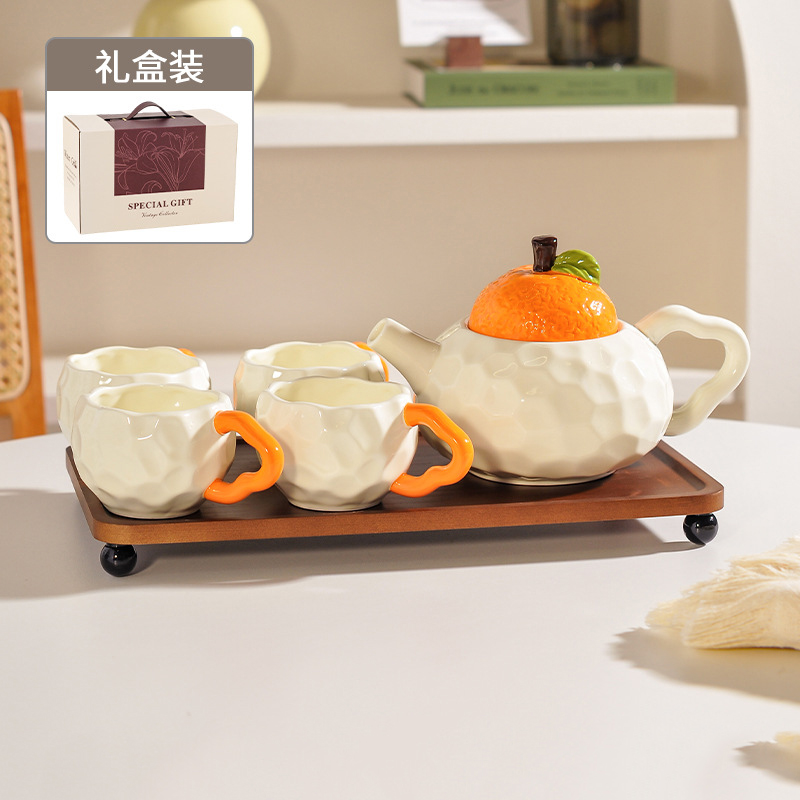Tetera Orange-One con 4 tazas y bandeja de madera.