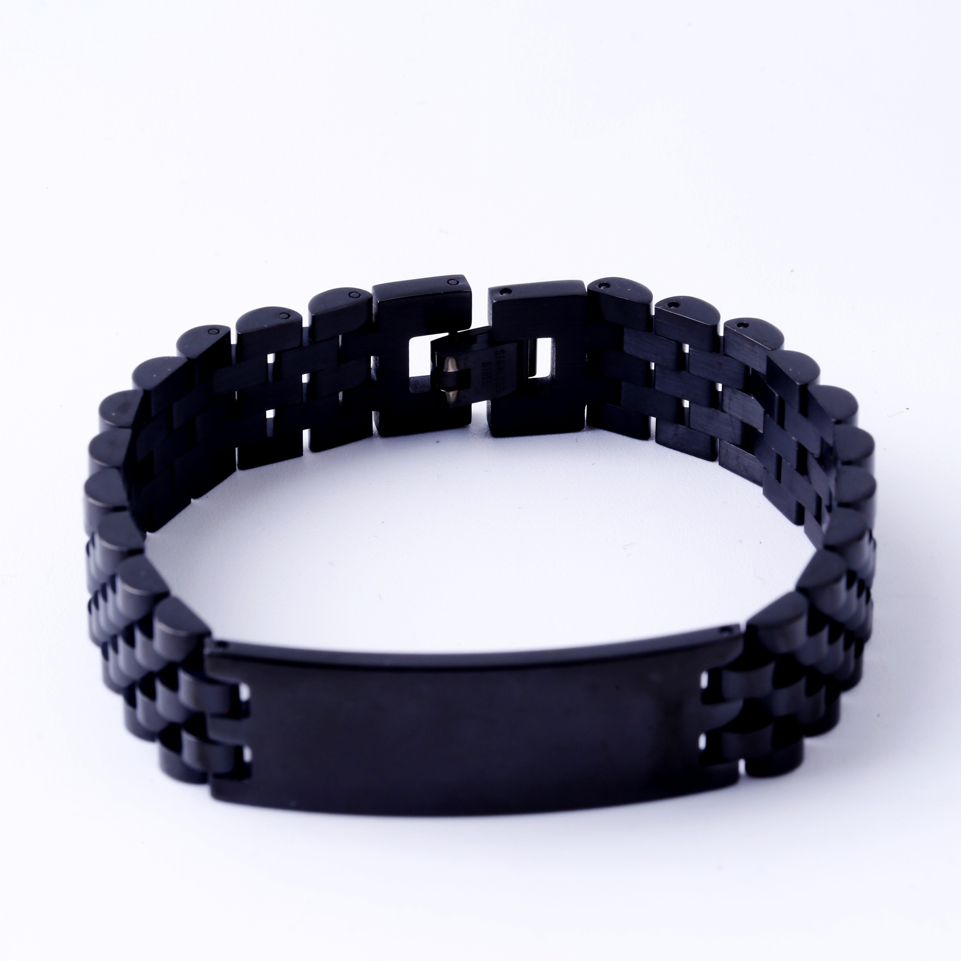 Black-5 buttons-15 mm