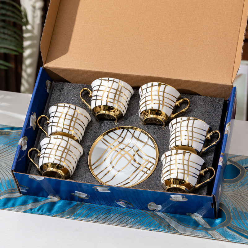 B-6 Tazas 6 Platos + Cucharas Doradas