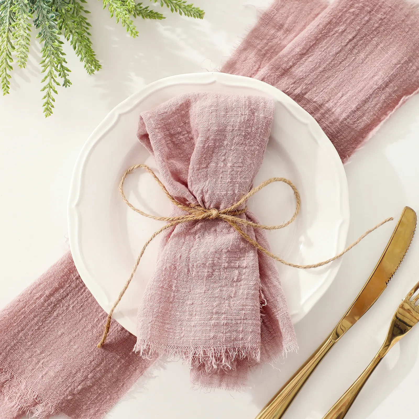 ディナーパーティーの結婚式のためのフリンジ繊細な手作りの布ナプキンと綿のテーブルクロスナプキン