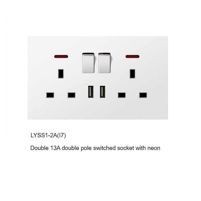 Presa doppia 13A unipolare con interruttore e 2 porte USB