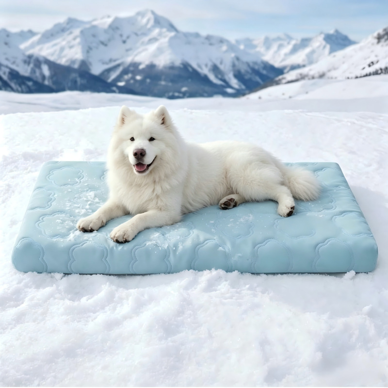 Cloud-shaped cooling pad in blue