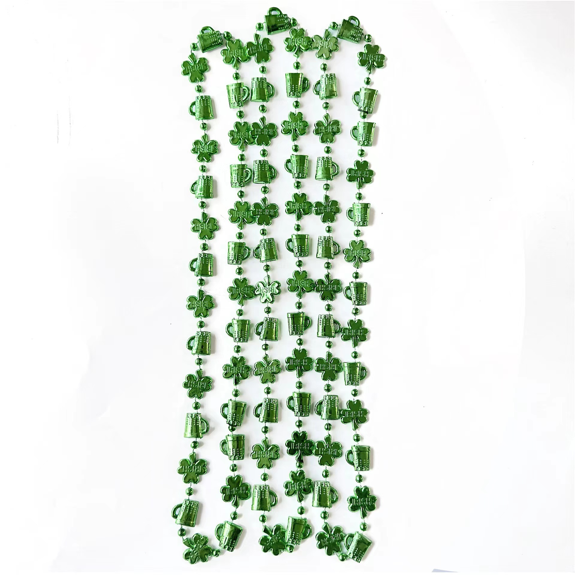 Calice da vino verde a forma di trifoglio