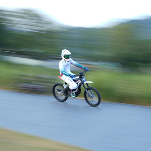 电动越野车电动山地车10000瓦电机最高速度可达90千米/h