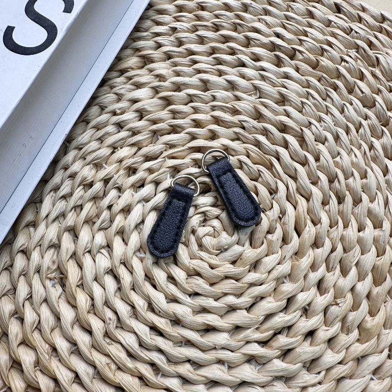 Extrémité de bracelet en cuir noir sans trou