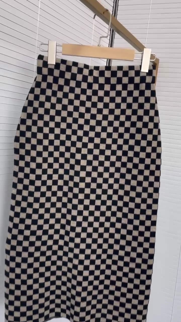Women's Midi-length Fitness Autumn and Winter Plaid knitted skirt Knitwear High Stretch Girls Skirts