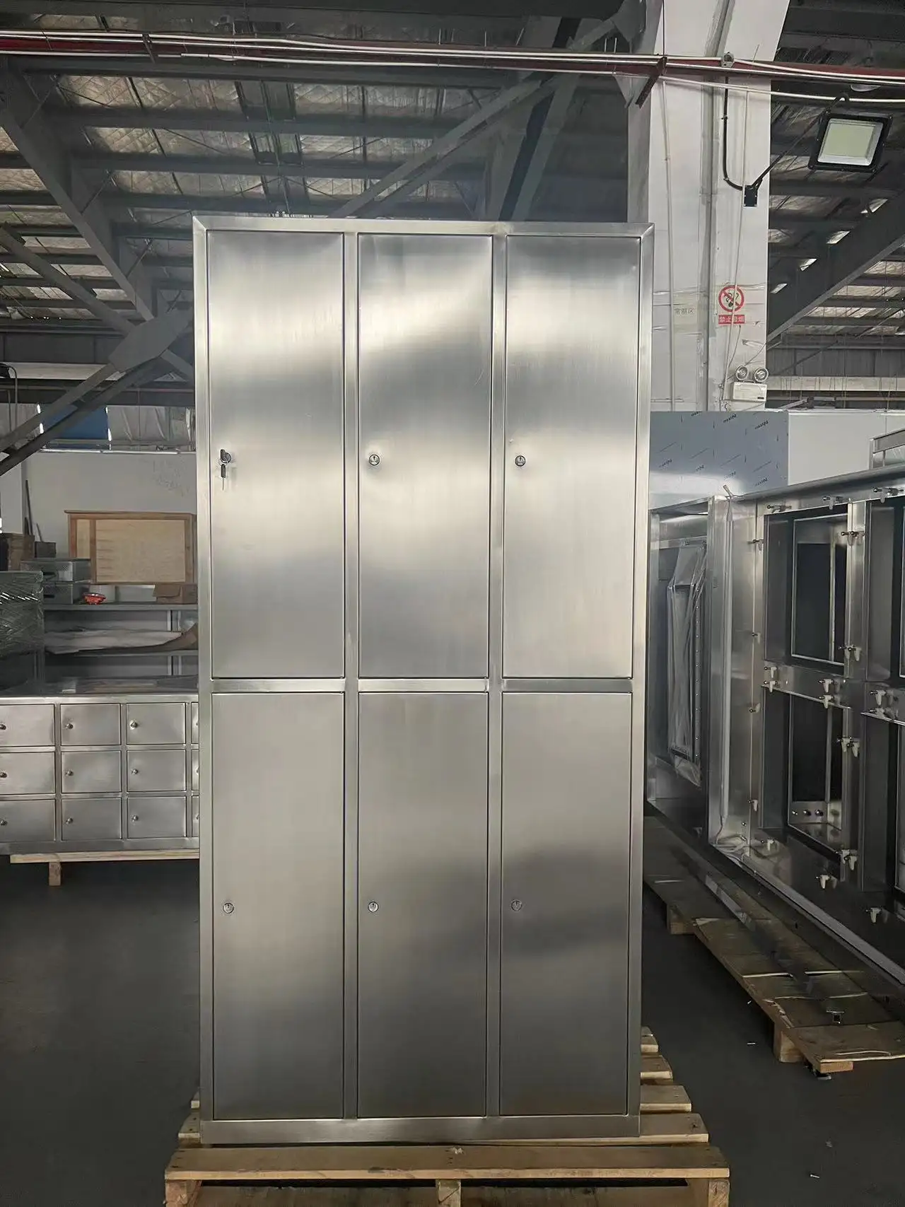 AIRTC Custom Made Two Tiers Lockers 304 Stainless Steel Worker Locker For Electronic Factories Clean Room