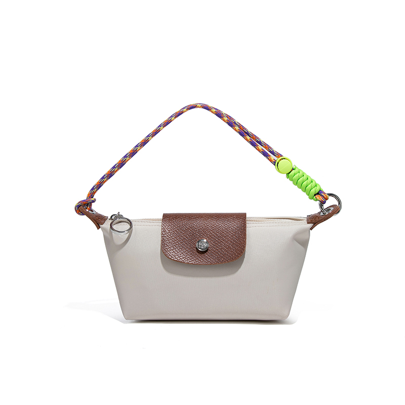 D2372#ivory white
