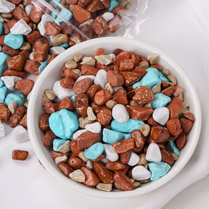 Bán buôn số lượng lớn đầy màu sắc đá đá sỏi hình dạng sô cô la sữa kẹo đậu - Product Image 2