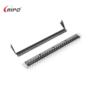 24 Port Cat5e UTP Patch Panel | Panel de distribución de red de montaje en rack de 19 "con sistema de etiquetado Instalación rápida para oficina - Product Image 6