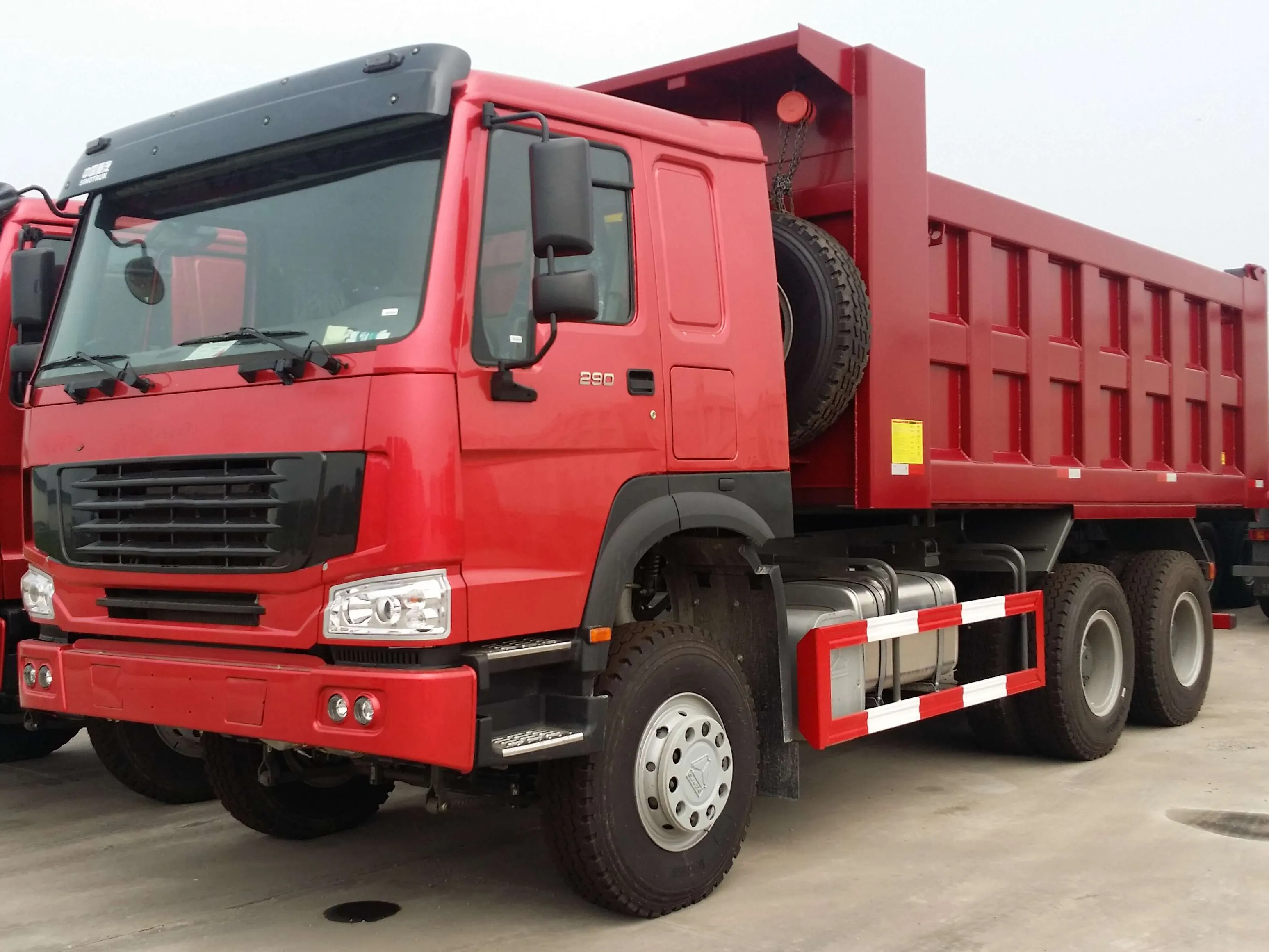 China Leverancier Gloednieuwe Howo ZZ3257N3847A 8*4 Dump Truck