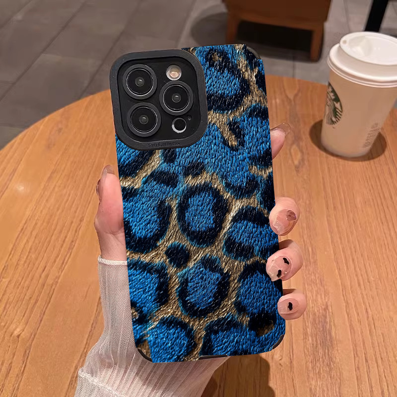 Vertical striped blue leopard print