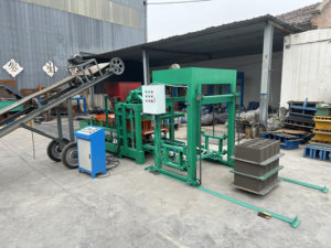 Una máquina de moldeado de bloques de cemento y fabricación de ladrillos completamente automática controlada por PLC rentable Máquina de fabricación de bloques - Product Image 2