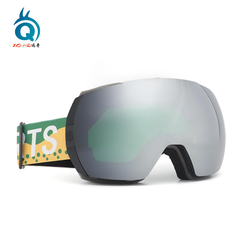 ทรายสีดำ, เขียวเข้ม, เงินอ่อน