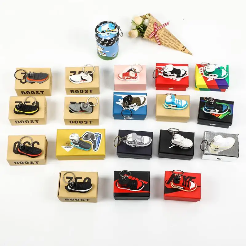 Hot Selling Creative custom Retro with hard box Rubber Sneaker Keychain accessories set 3D Mini Shoe Keychain for Gift