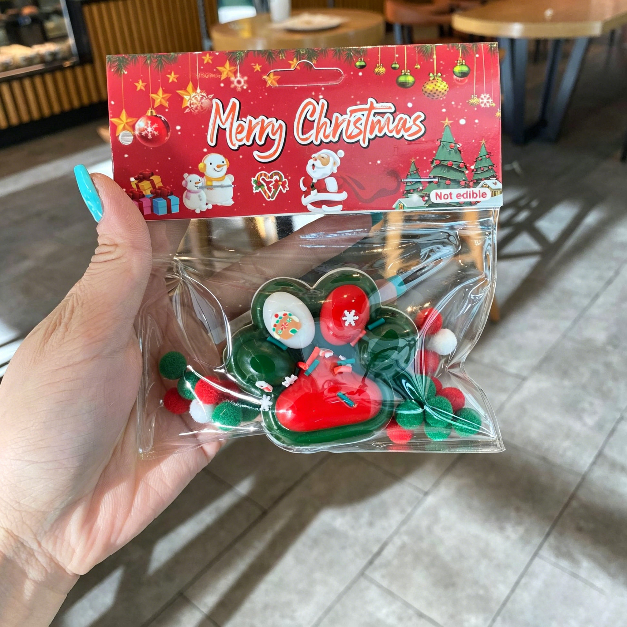 Patte de chat de Noël tricolore (base verte)