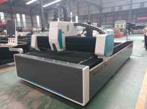 Máquina cortadora láser de tubos y hojas de metal de corte por láser de fibra 1530 integrada Software de control CNC - Product Image 2