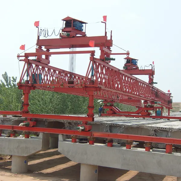 Grúa lanzadora de viga de puente de 120 toneladas para construcción ferroviaria