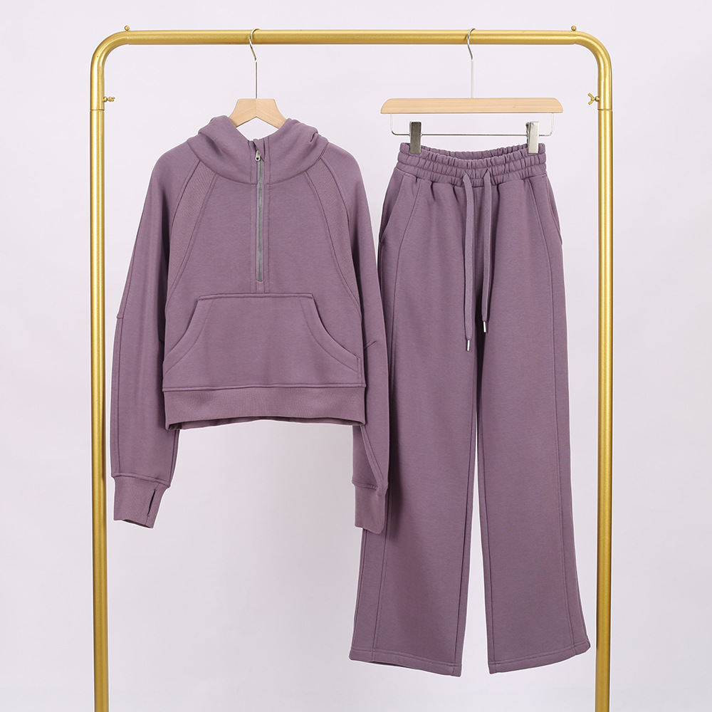 Set di pantaloni da tuta viola fumé con cappuccio e mezza zip.