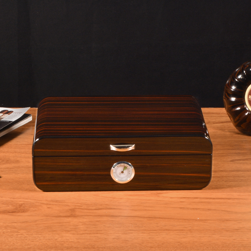 สีน้ำตาล