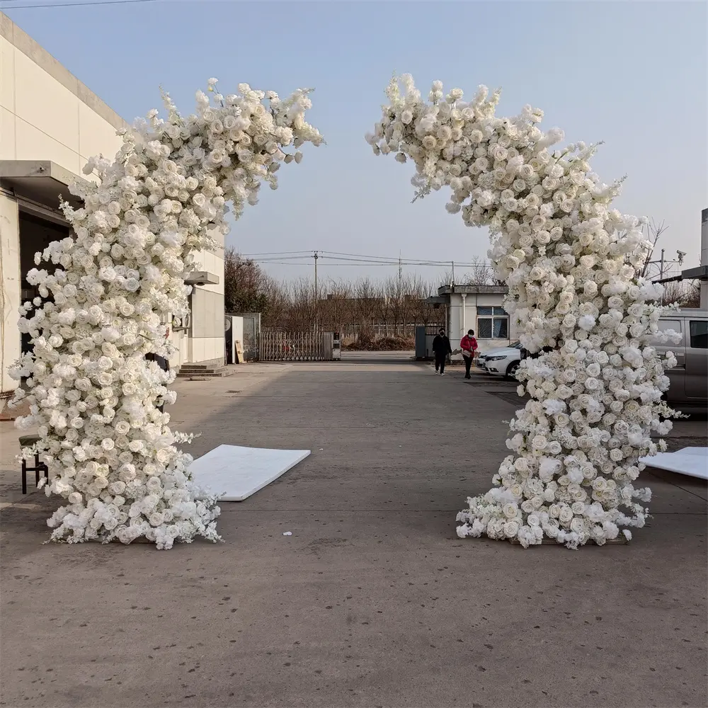Arranjo de flores em arco de lua frontal branco para fornecimento de flores artificiais por atacado IFG